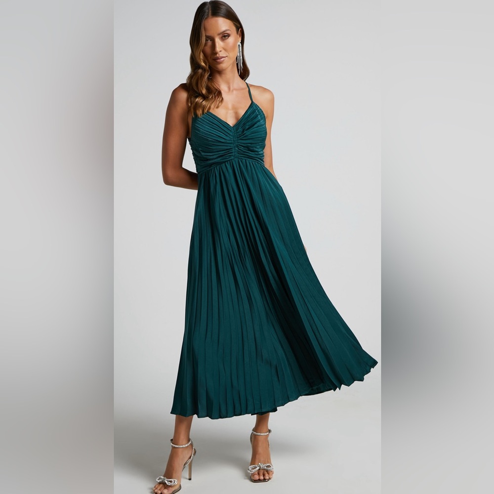 YH & CO ZAYLA MIDI DRESS / SHOWPO - PLISSE TWIST FRONT DRESS IN EMERALD, SIZE 10